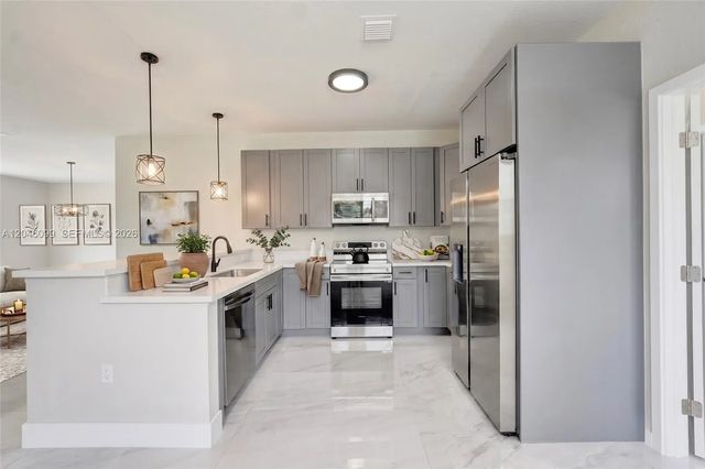 5 of 20 - 211 Nw 14th Court, Dania Beach, FL