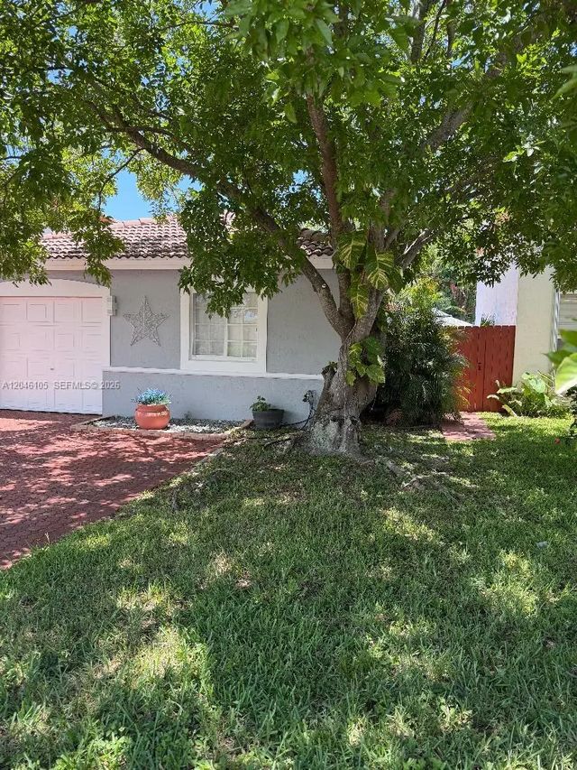 2 of 35 - 19554 Nw 79th Place, Hialeah, FL