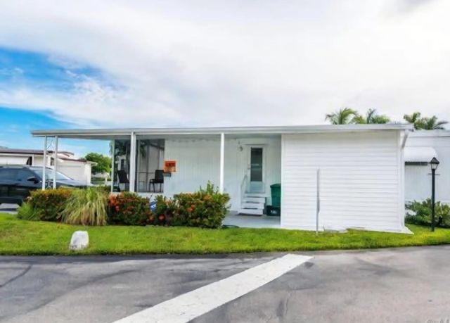 4 of 25 - 3302 Lake Street, Hollywood, FL