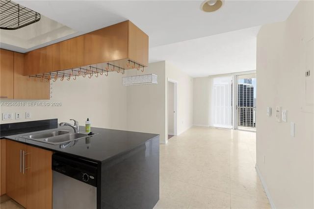 4 of 32 - 1750 N Bayshore Drive #2414, Miami, FL