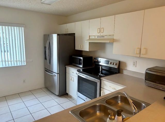 2 of 19 - 829 Nw 208th Way, Pembroke Pines, FL