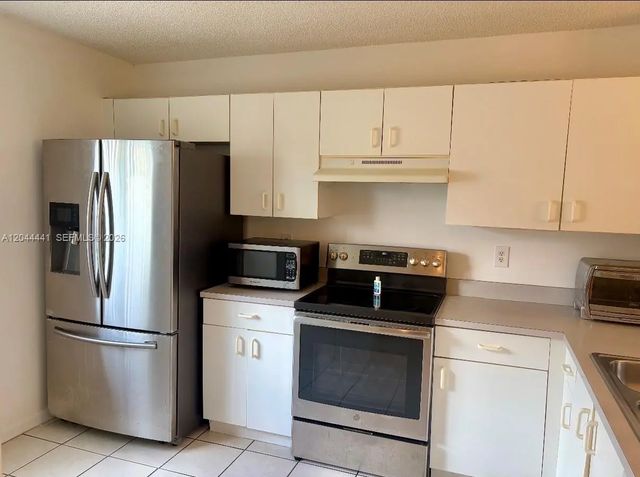3 of 19 - 829 Nw 208th Way, Pembroke Pines, FL