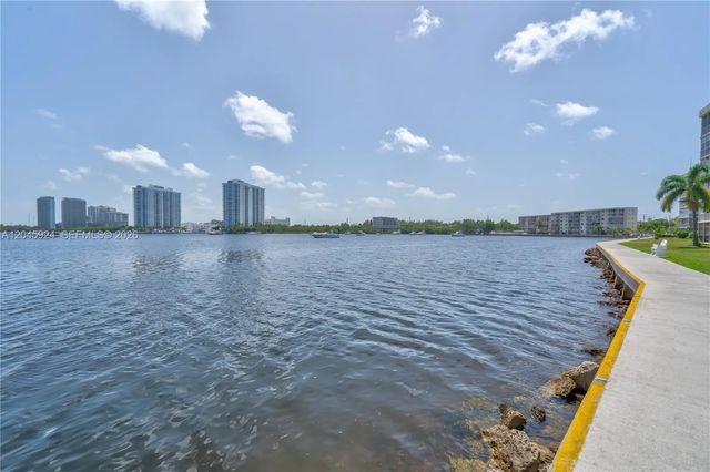 3000 Marcos Drive #p612, Aventura
