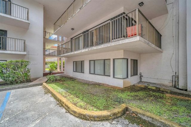 2 of 20 - 4720 Sw 62nd Way #103, Davie, FL
