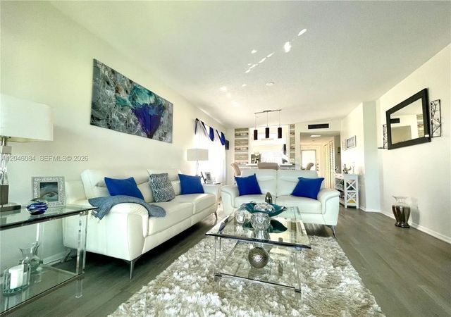5 of 42 - 5980 Nw 64th Avenue #312, Tamarac, FL