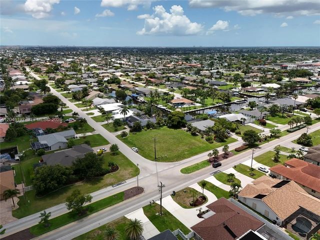 2 of 22 - 2014 Everest Parkway, Cape Coral, FL