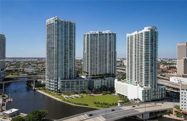 2 of 21 - 92 Sw 3rd Street #3608, Miami, FL