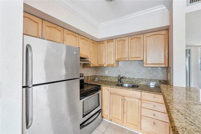 3 of 11 - 4050 Ne 12th Terrace #39-2, Oakland Park, FL