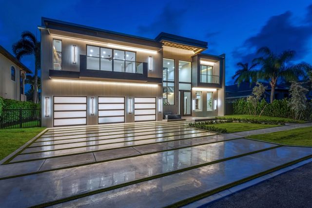 3 of 46 - 2441 Ne 48th Court, Lighthouse Point, FL