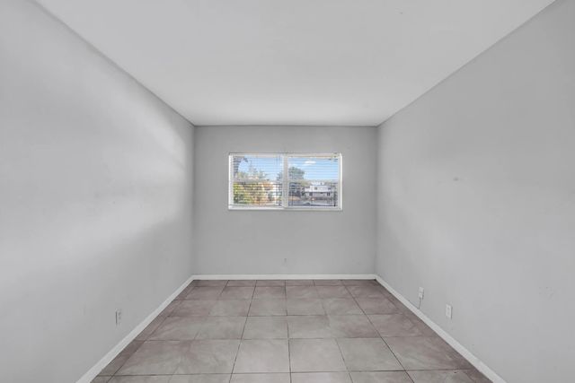 5 of 12 - 4050 Ne 12th Terrace #38, Oakland Park, FL