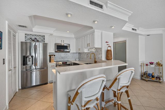 4 of 28 - 151 Ne 16th Avenue #278, Fort Lauderdale, FL