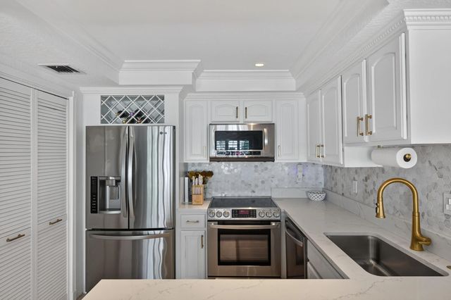 5 of 28 - 151 Ne 16th Avenue #278, Fort Lauderdale, FL