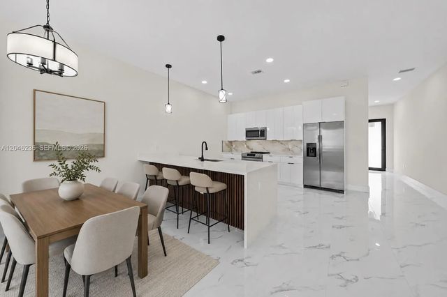 5 of 14 - 1812/1814 Ne 8th Place, Cape Coral, FL