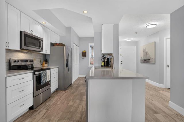 5 of 85 - 200 Waterway Road #104, Tequesta, FL