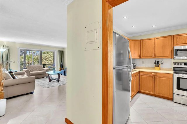 3 of 42 - 700 Ne 14th Avenue #307, Hallandale Beach, FL