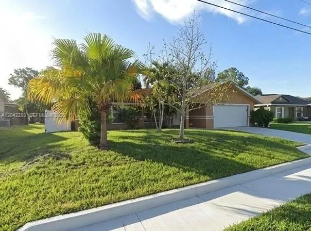 2 of 32 - 1925 Se Floresta Drive, Port St. Lucie, FL
