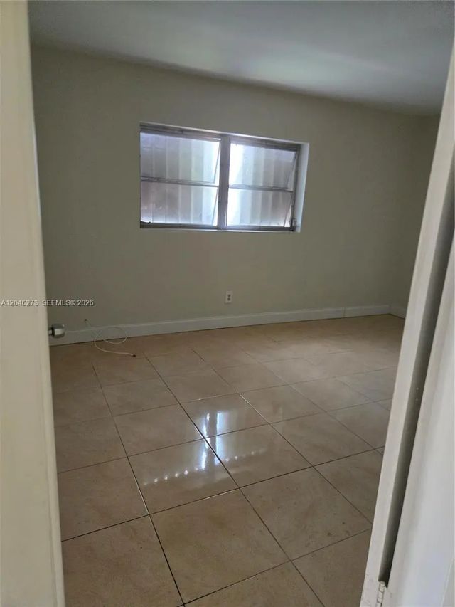 3 of 10 - 4205 Nw 52nd Avenue, Lauderdale Lakes, FL