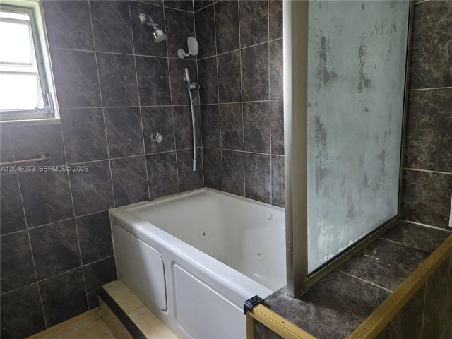 5 of 10 - 4205 Nw 52nd Avenue, Lauderdale Lakes, FL