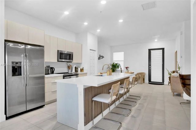 7819 Nw 104th Avenue #23, Doral