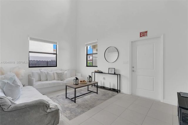 4 of 48 - 12924 Sw 229th Street, Miami, FL