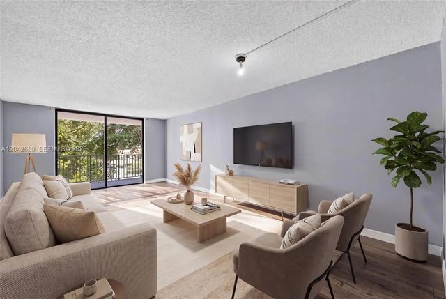 2 of 21 - 6190 Woodlands Boulevard #316, Tamarac, FL