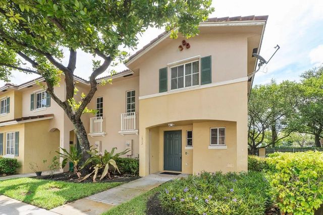 4 of 27 - 1912 Sw 60th Avenue, North Lauderdale, FL