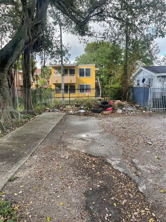 2 of 3 - 1110 Nw 34th Street, Miami, FL