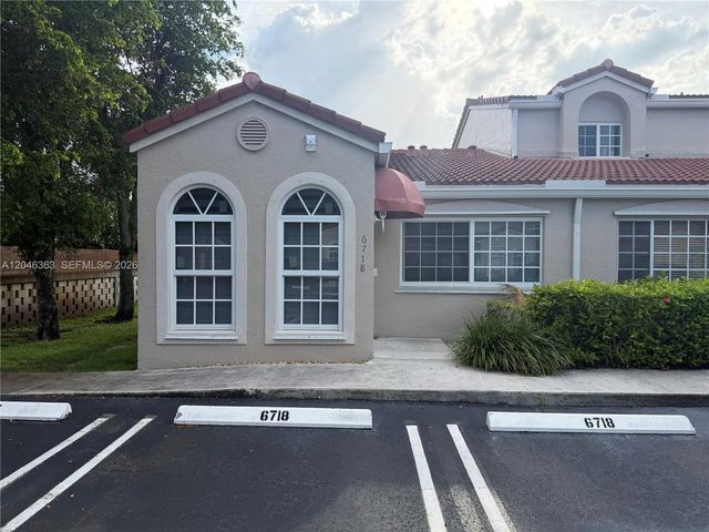 6718 Nw 166th Terrace #301, Miami Lakes