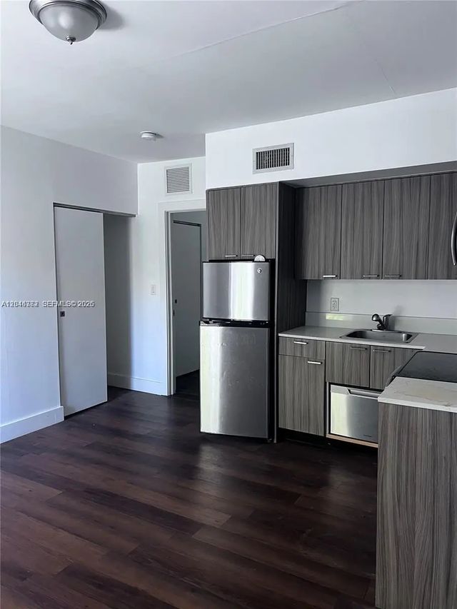 2 of 9 - 557 Michigan Avenue #115, Miami Beach, FL