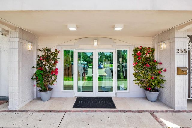3 of 20 - 255 Royal Poinciana Way, Palm Beach, FL