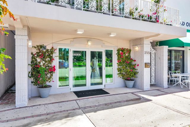 4 of 20 - 255 Royal Poinciana Way, Palm Beach, FL