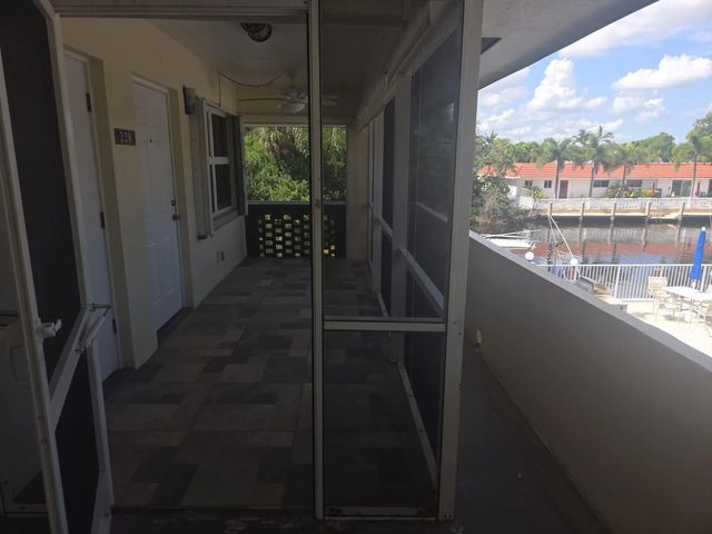 4 of 24 - 1340 Ne 28th Avenue #228, Pompano Beach, FL