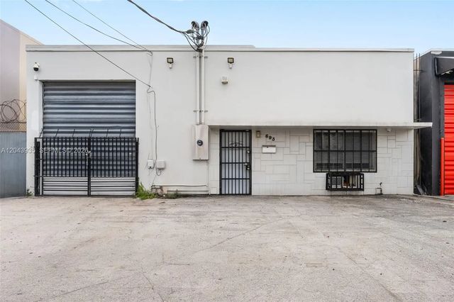 3 of 28 - 693 W 26th Street, Hialeah, FL