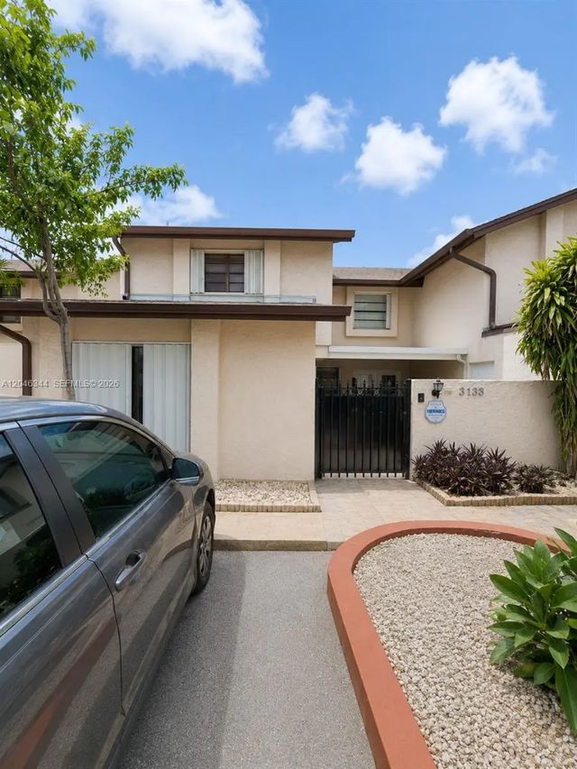 8188 Nw 98th Lane #122, Hialeah Gardens