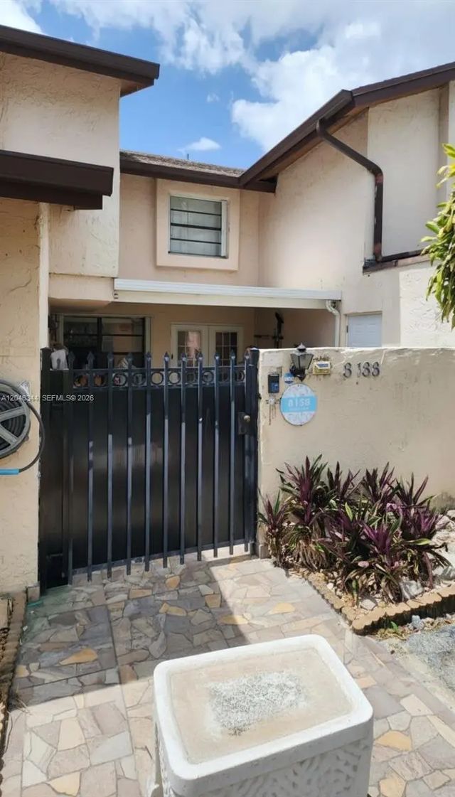 2 of 25 - 8188 Nw 98th Lane #122, Hialeah Gardens, FL