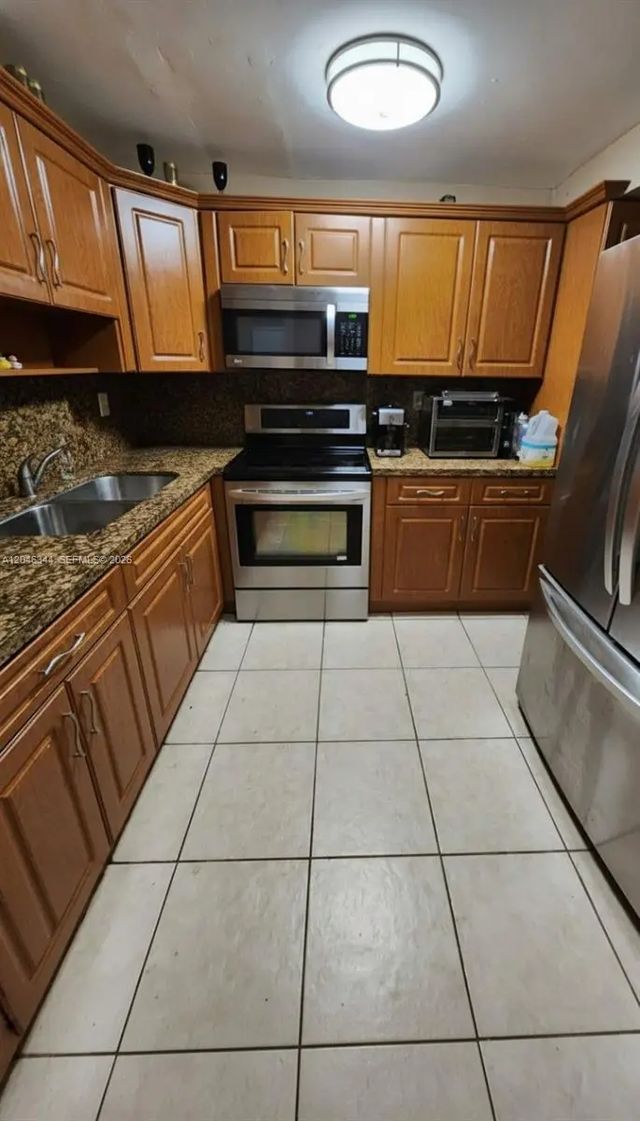 3 of 25 - 8188 Nw 98th Lane #122, Hialeah Gardens, FL