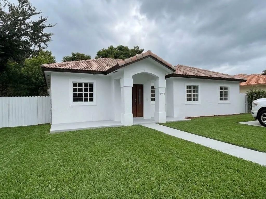 16307 Nw 91st Avenue, Miami Lakes