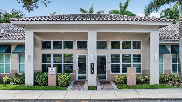 5200 S University Drive #103a, Davie