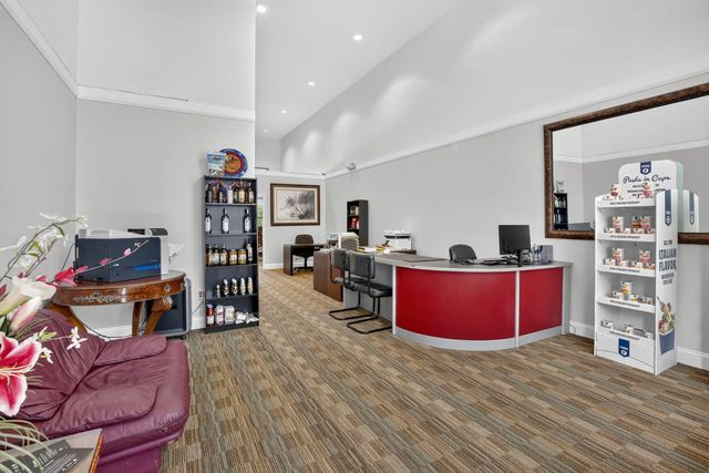 4 of 22 - 5200 S University Drive #103a, Davie, FL
