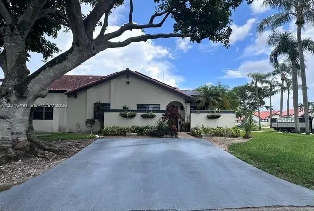 6633 Nw 178th Terrace, Hialeah