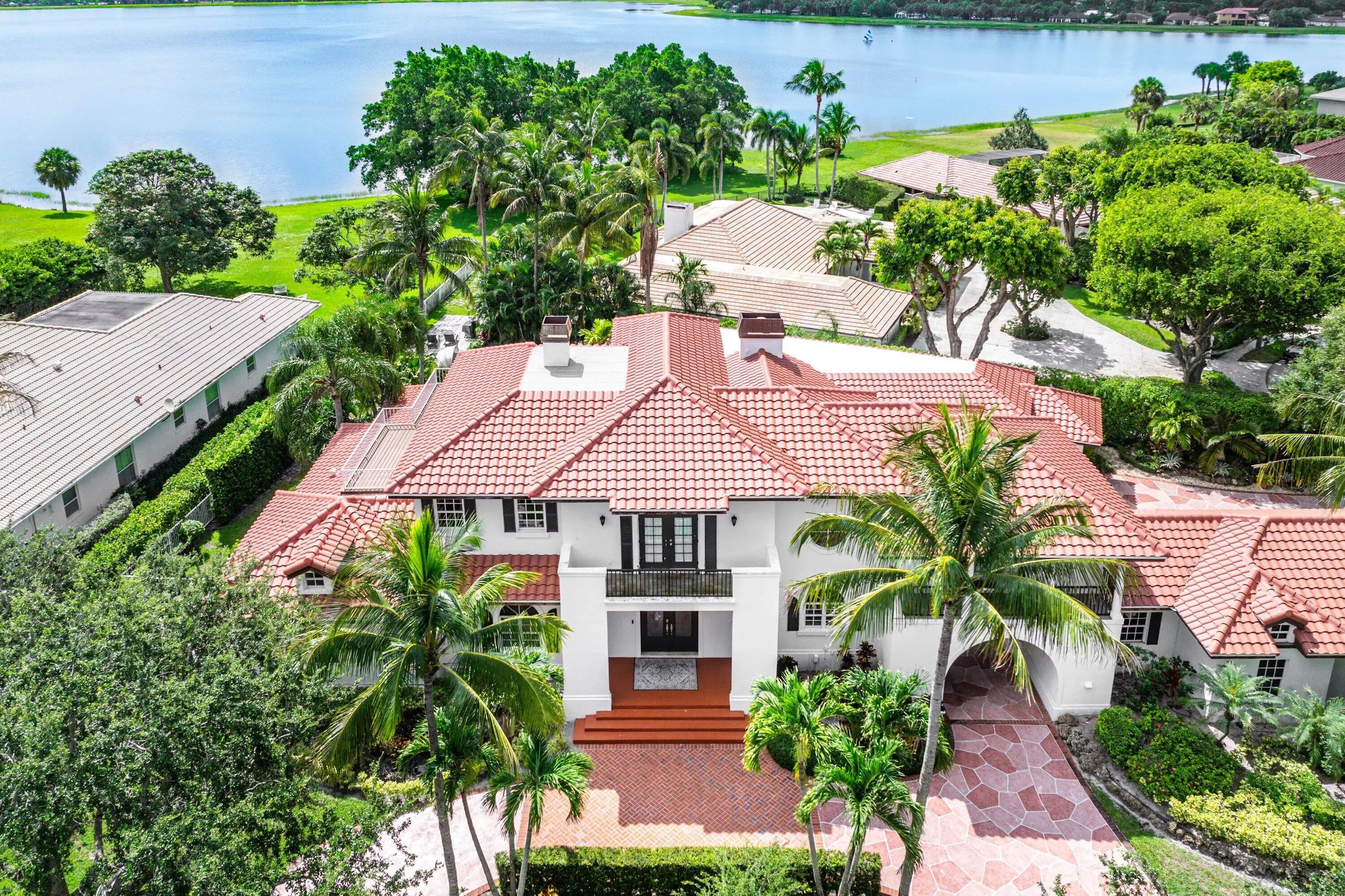 PRESIDENT COUNTRY CLUB 4 Residential home - 2 Firestone Circle, West Palm Beach