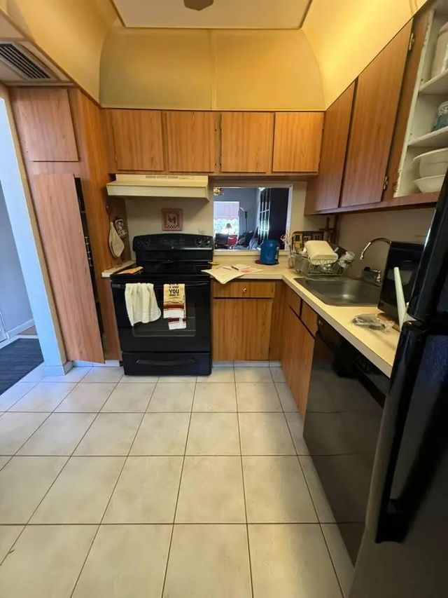 5 of 25 - 3210 Holiday Springs Boulevard #2-103, Margate, FL