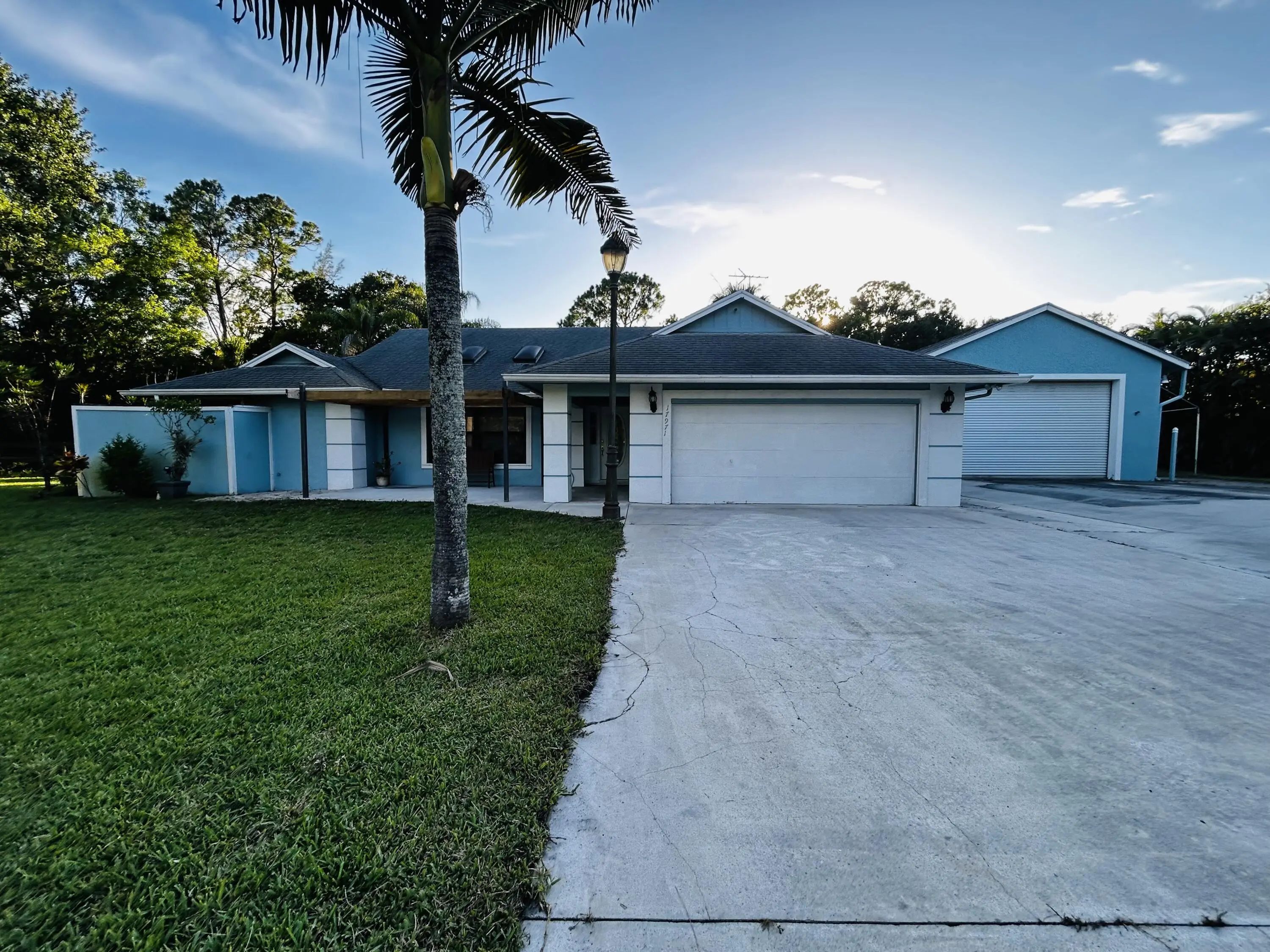 Residential  17971 Mellen Lane 33478 - MLS B26048246