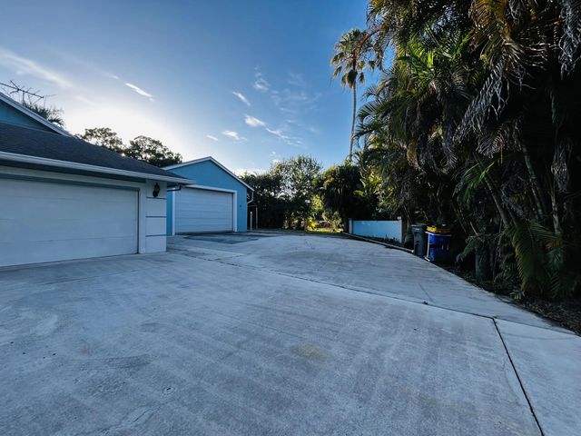 2 of 18 - 17971 Mellen Lane, Jupiter, FL