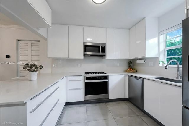 5 of 24 - 1556 Catalonia Avenue, Coral Gables, FL
