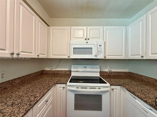 7800 Collins Avenue #407, Miami Beach