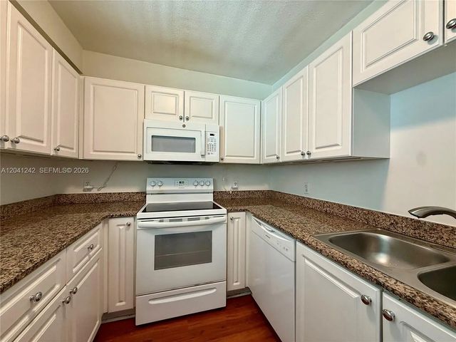 2 of 21 - 7800 Collins Avenue #407, Miami Beach, FL