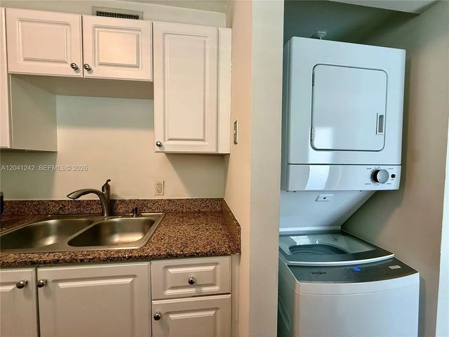 3 of 21 - 7800 Collins Avenue #407, Miami Beach, FL