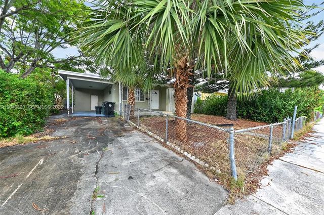 4 of 18 - 914 N K Street, Lake Worth, FL