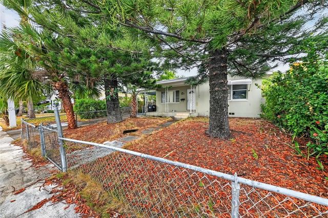 5 of 18 - 914 N K Street, Lake Worth, FL